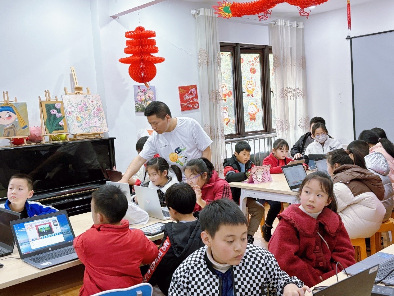 火狐电竞app首页奇富科技阳光星辰计划再出发 助力弥合儿童数字教育鸿沟教育常识(图2)